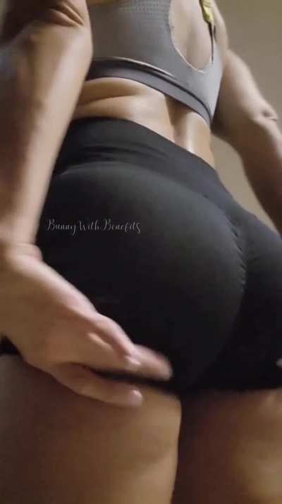 It's the scrunch booty for me...