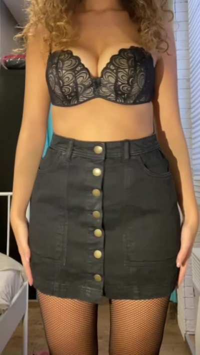 I love this style to undress