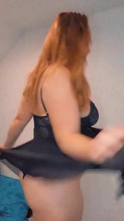 Bin ich die Milf von der du nachts träumst?