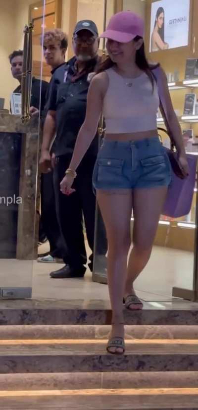 Avneet Kaur 