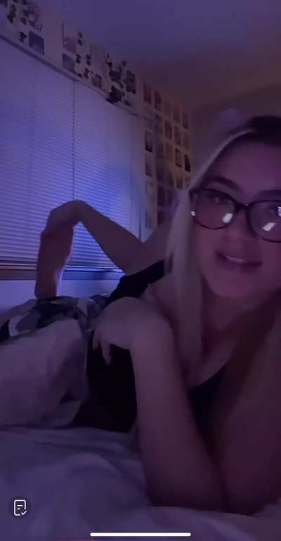 @liannaaurias