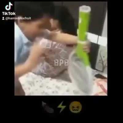 kuya kris send help...