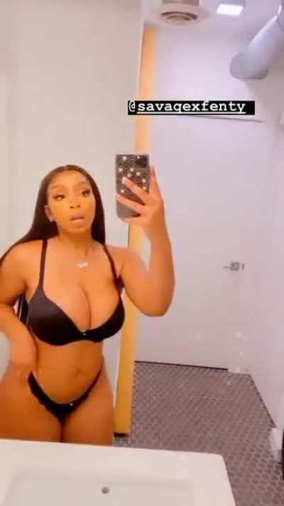 Look at that body🤪<wbr>🤪🤪