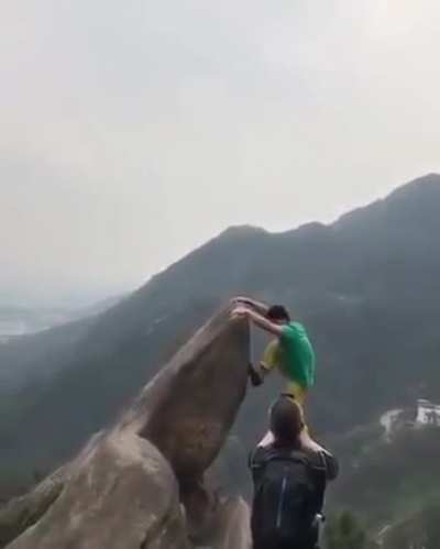 Self-destruction for the sake of a beautiful photo at high altitude.