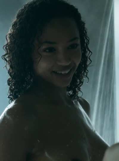 Berta Vázquez in Vis a vis AKA Locked Up (TV Series 2015– ) [S01E01]