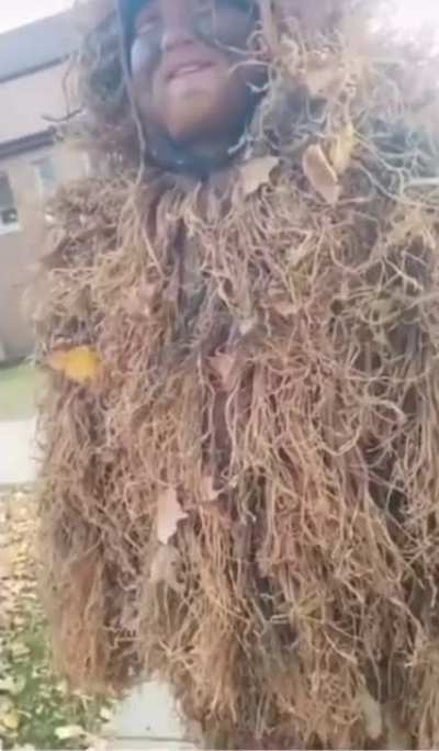 The way this camouflage suit blends into the environment.