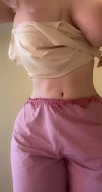 I love taking off my sports bra and letting my huge natural titties free [drop]