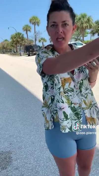 Karen in Jensen Beach, Florida doesn’t believe black woman has a permit to sell Ice Cream, demands proof from her.