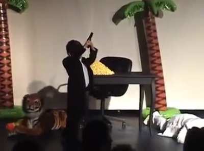 I like the film Scarface and I'm ok with school plays, here they finally are together in perfect harmony.…