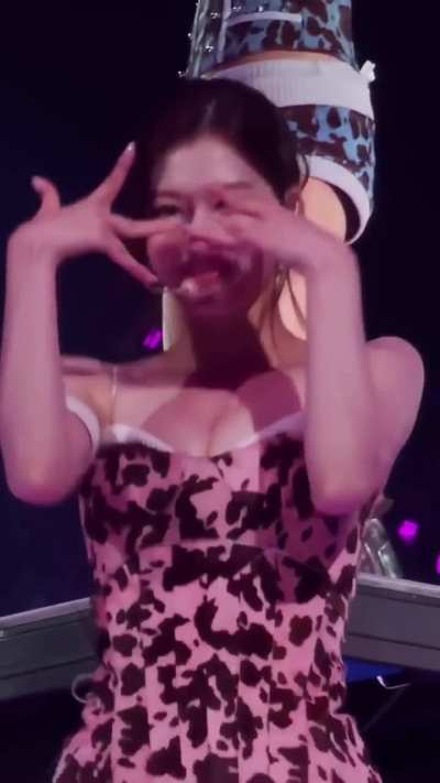 TWICE - Sana