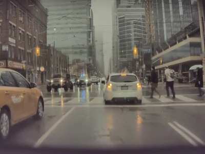 Jeep runs redlight, gets pulled over and t-boned while another car blocks a pedestrian crossway