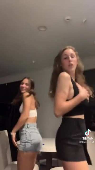 I dont know how these big boobs dont come out