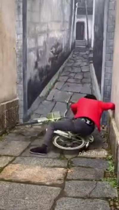 Nyoooom