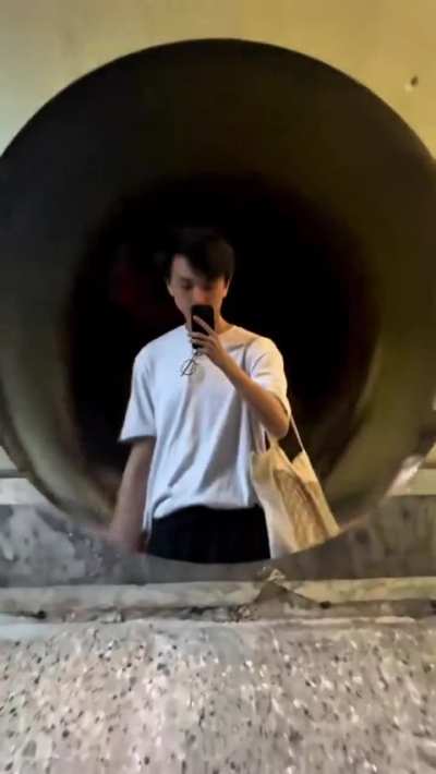 This mirror blows my mind