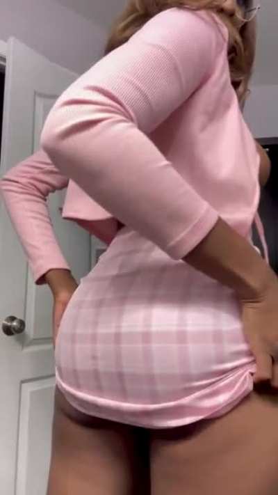 Do you think I’m pretty in pink?