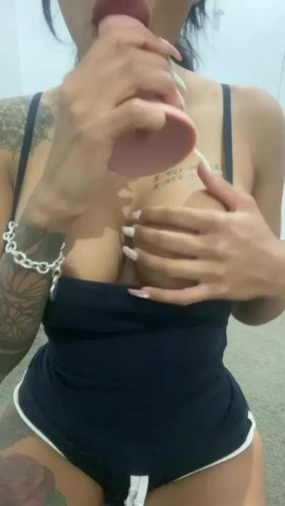 This is how I would blow you 👅💦