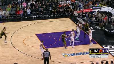 [Highlight] Brandin Podiezmski gets the steal on the in-bound and lays it in to cut the lead to 4, but Kevin Durant then gets a Tech for throwing the ball