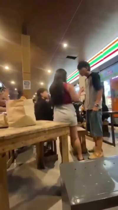 Puksaan sa 7/11