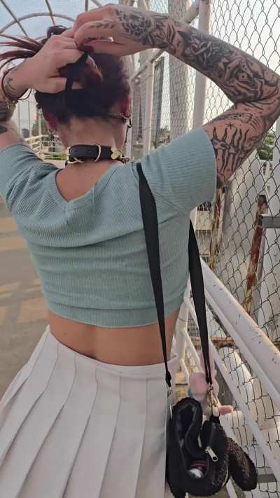 A creative hair tie