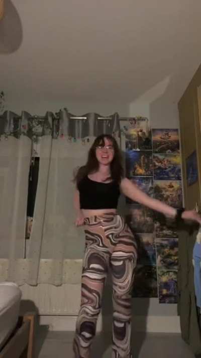 Laura_anne_tiktok - Video #6407