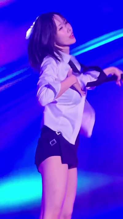 Yoohyeon 🍑