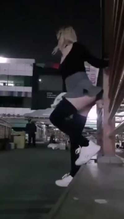 Casually getting off in public should be normalized