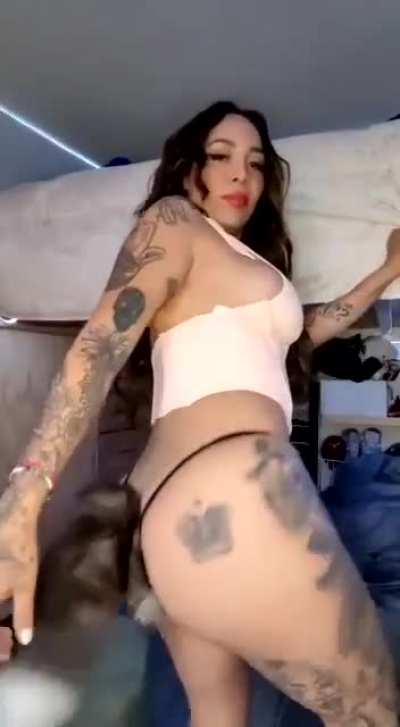 Pamela carbajal cola