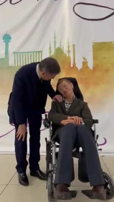 Melih Gökçek’ten Stephen Hawking’in balmumu heykeline: 