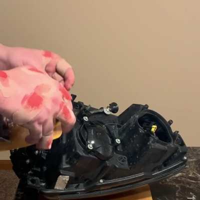 How to change your headlights in 30 seconds.