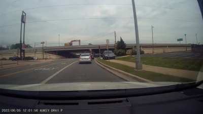 3 year dashcam, but first time catching something more than mildly interesting