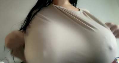 Peek-a-boob 