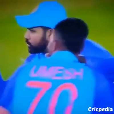 Rohit sharma's reaction in (Ek chatur naar ) 😂😂