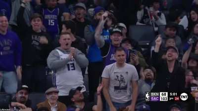 [Highlight] Kevin Huerter picks Kevin Durant's pockets which leads to a Trey Lyles 3 to put the Kings up 35 against the Nets