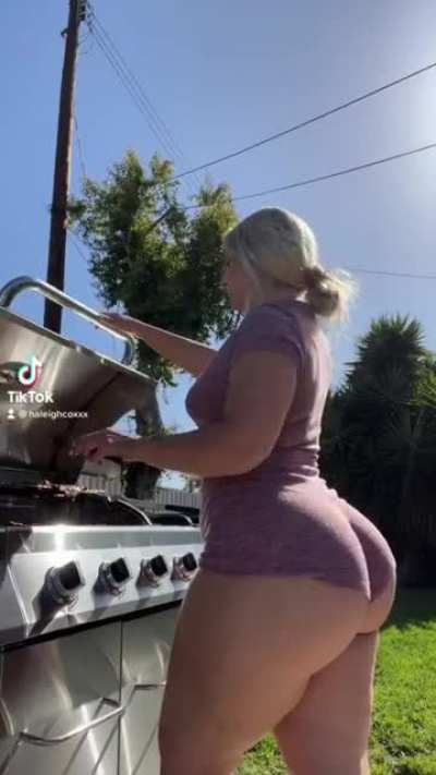 Smokin' & grillin..