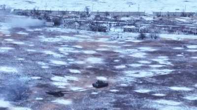Bradley firing on Russian positions to the north of the Avdiivka coke-chemical plant