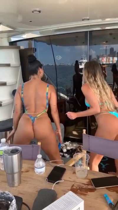 🍑🍑💦💦