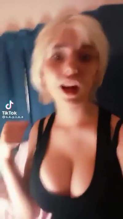 s..k..y..l..a..a / skylaa