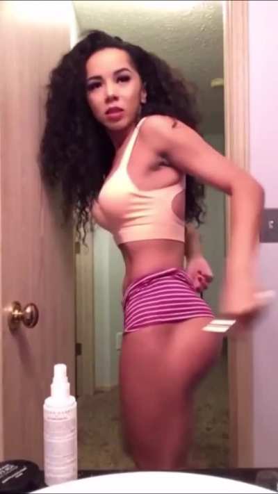 She’s so bad 🤤🔥