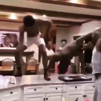shaq dance party