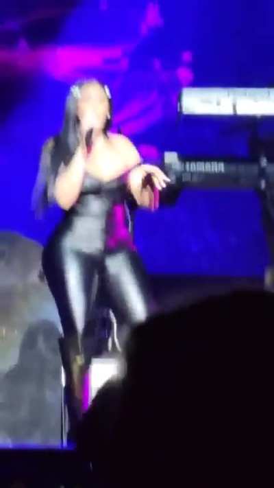 Queen naija 