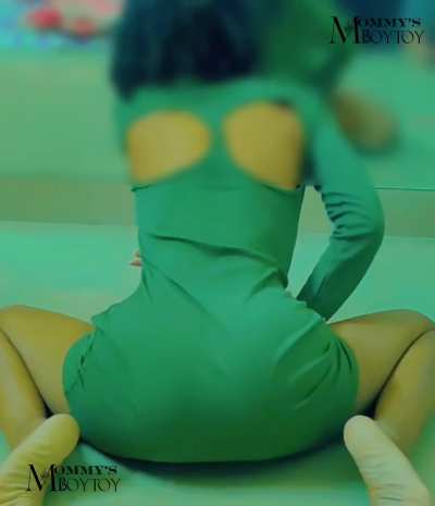 Ebony girl cheating 😈trying to seduce me in absence of her Boyfriend 😱🥵(pa<wbr>rt1)