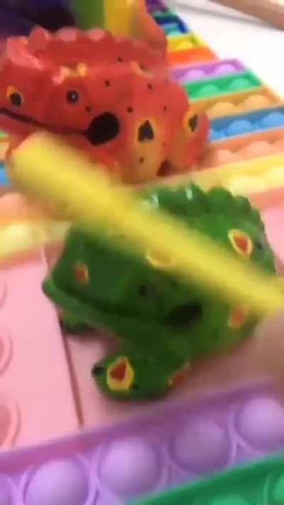blursed_frog