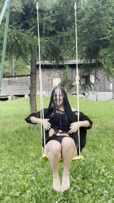 Wild drop on a swing🥵