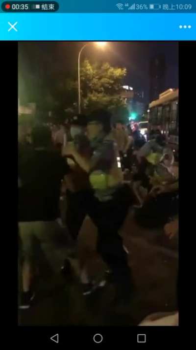 这下非法集聚了