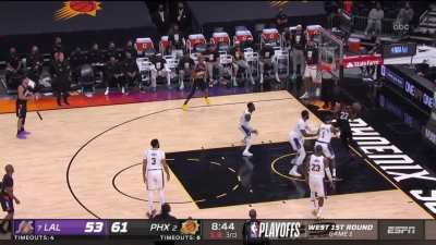 [Highlight] Deandre Ayton gets wide open but doesn't shoot it