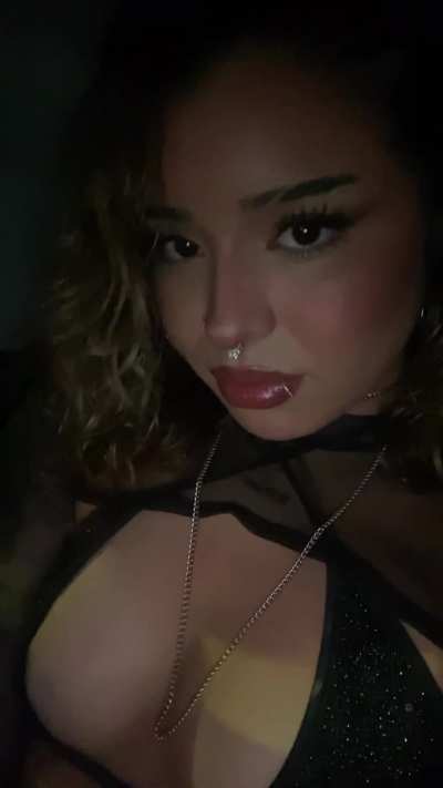Come closer... eat me out