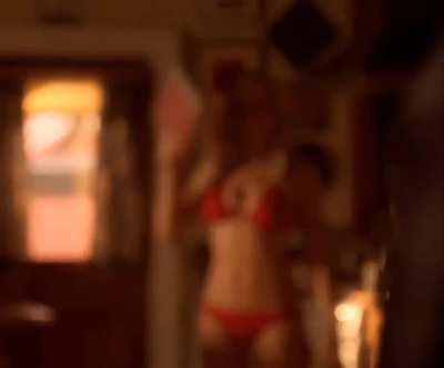 Laura Vandervoort 