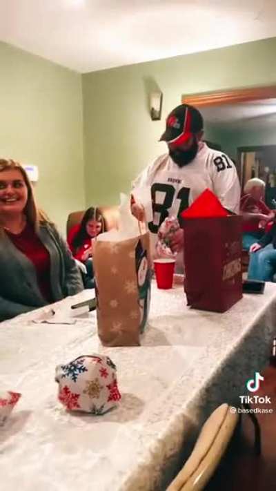 White elephant theme