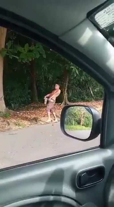 mu?qui?nha travado?