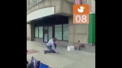 HE SAVE DUCC :DDDDD